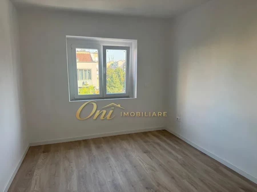 RRUGA BARDHYL, AMBIENT ZYRE PER QERA