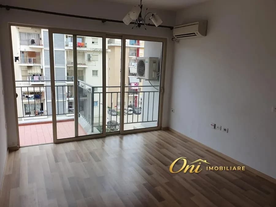 JEPET APARTAMENT ME QERA 1+1, ISH FUSHA E AVIACIONIT