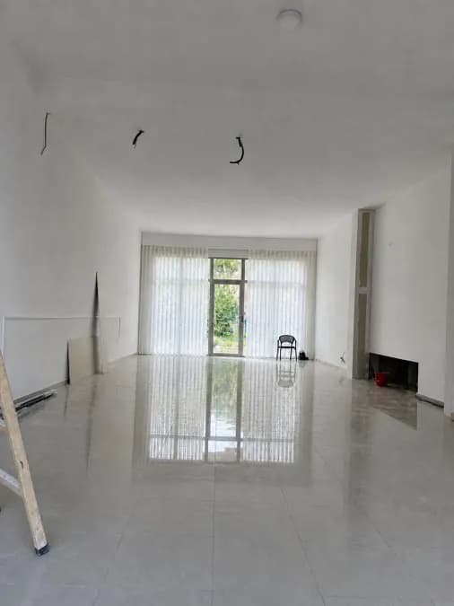 Store to rent Komuna e Parisit - Kristal Center (Tirana - city) 3