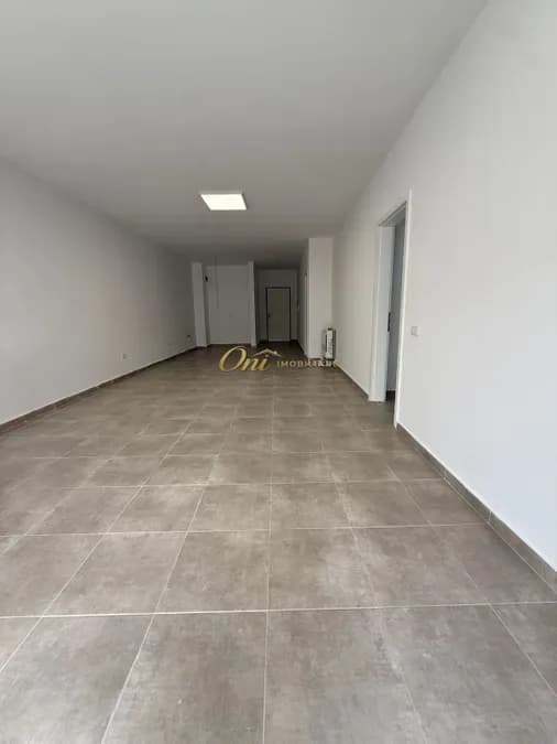 LIQENI I THATE, AMBIENT ZYRE 160M2 ME QERA