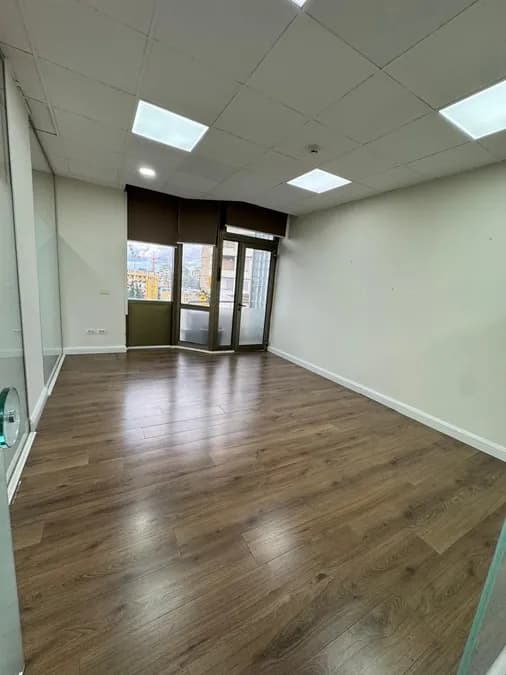 Office to rent Wilson Square (Tirana - city) 4