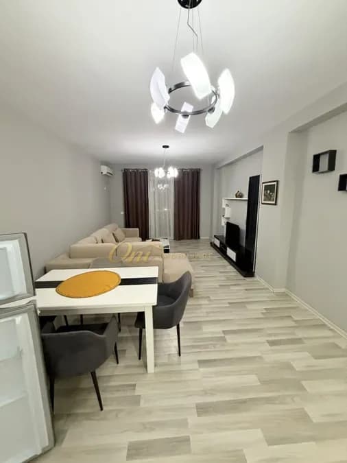 MISTO MAME APARTAMENT PER QERA 2+1