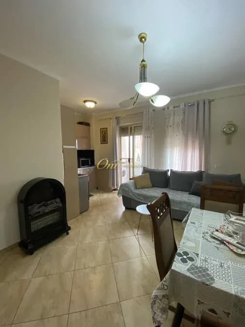 XHAMLLIK,APARTAMENT ME QERA 1+1