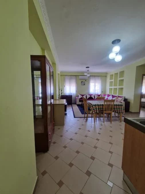 JEPET APARTAMENT ME QERA 1+1, RRUGA E DURRESIT