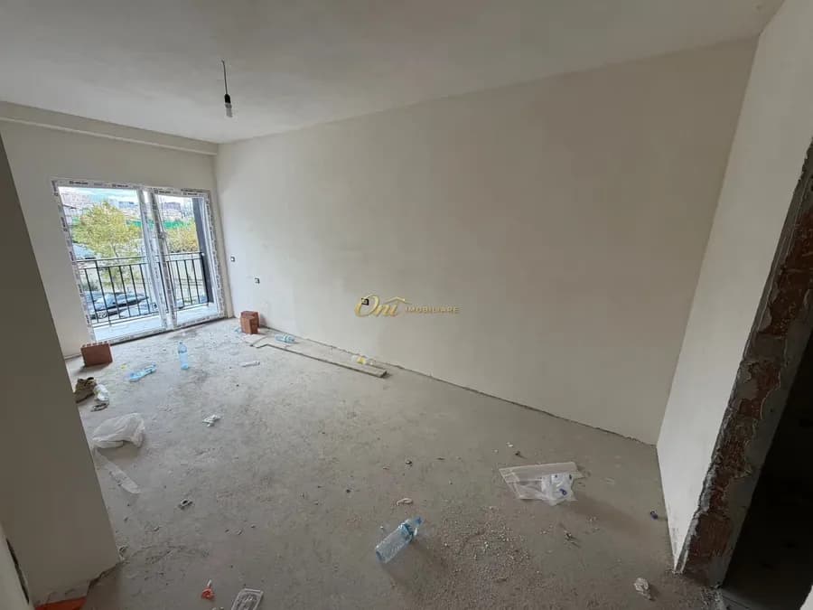 PASKUQAN APARTAMENT PER SHITJE 2+1+2