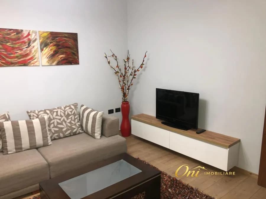 Apartment to rent Myslym Shyri Str. (Tirana - city) 2