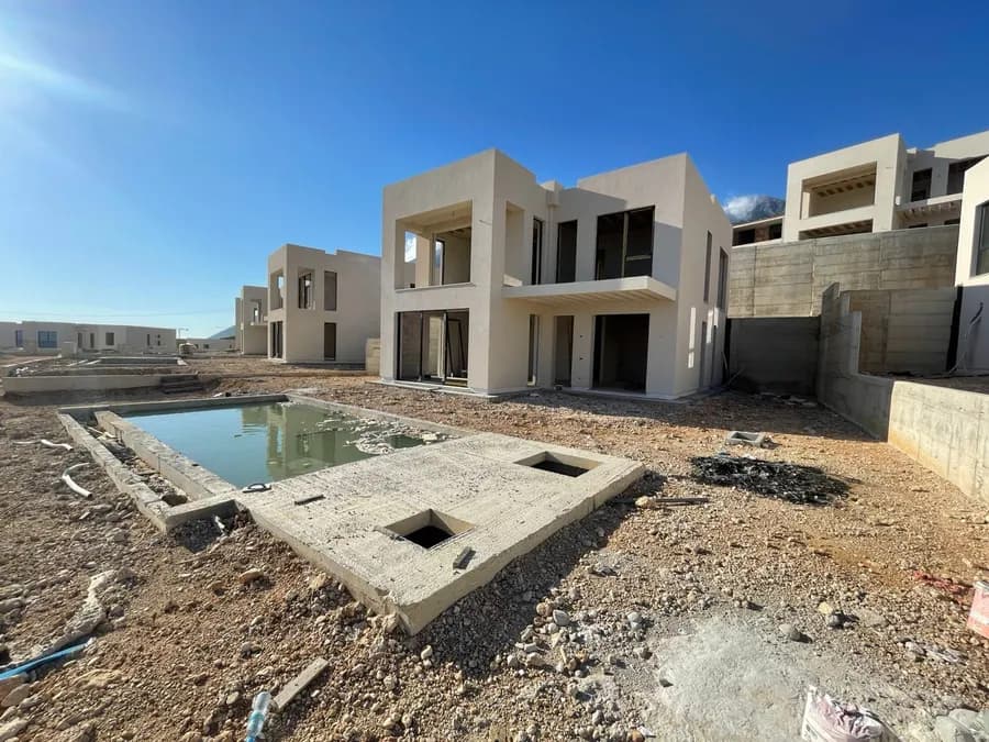 Vilë në shitje Palasë (Himarë)