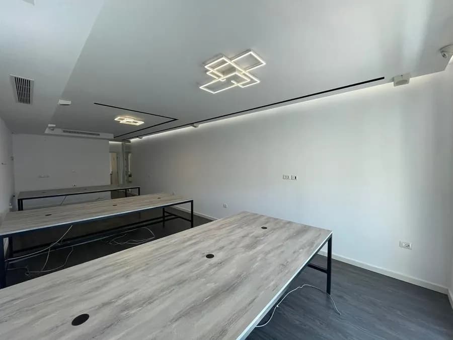 Office to rent Komuna e Parisit - Kristal Center (Tirana - city) 2