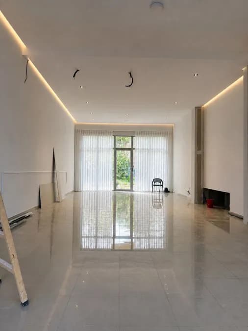 Store to rent Komuna e Parisit - Kristal Center (Tirana - city)