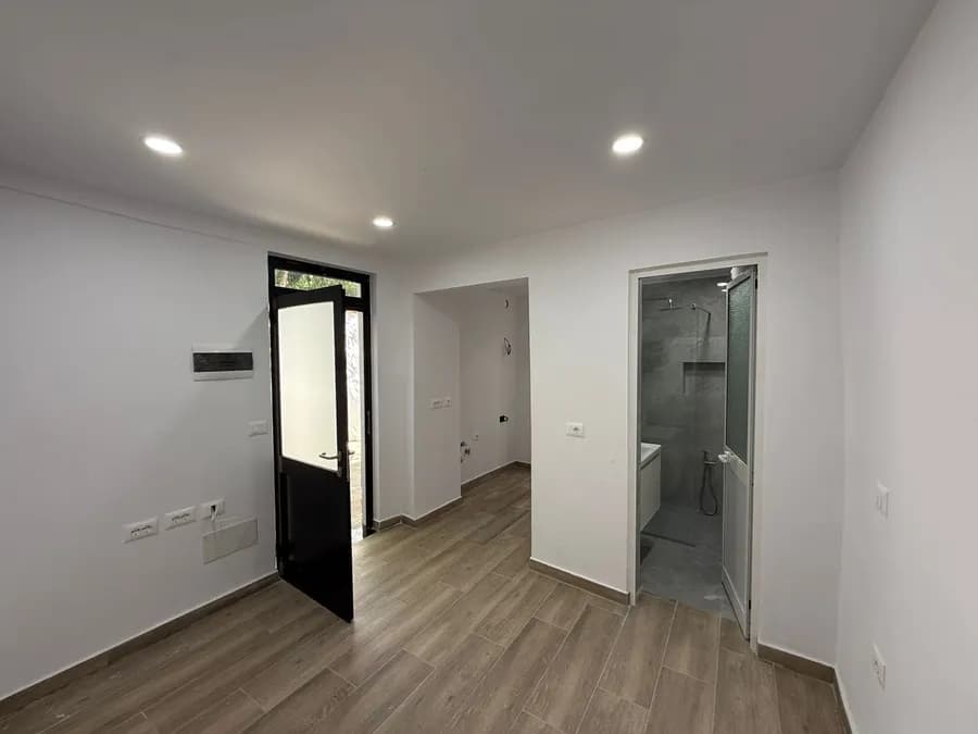 Business to rent Ali Demi (Tirana - city) 4
