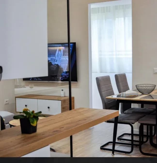 JEPET APARTAMENT ME QERA, BULEVARDI BAJRAM CURRI