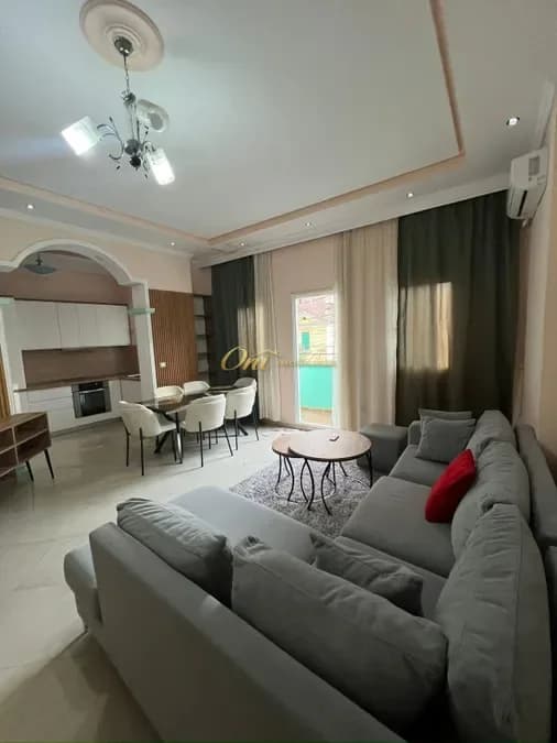 SELVIA, APARTAMENT ME QERA 1+1