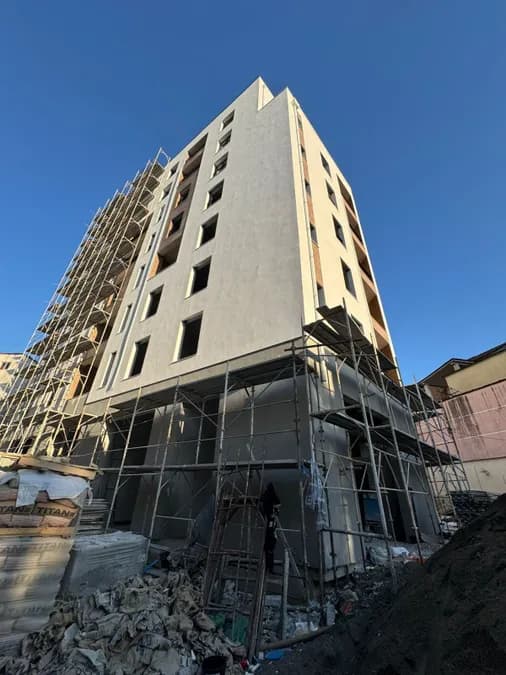 Ambjent Tregtar në shitje Tiranë - qyteti