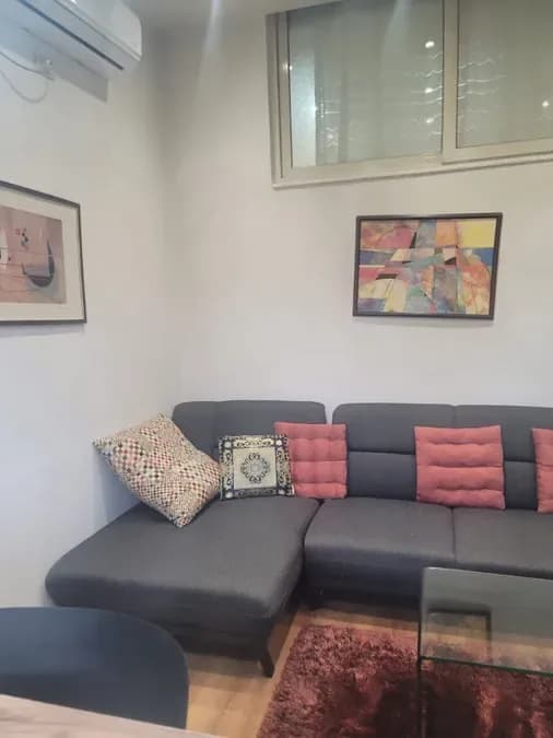 Apartament për qira Qendër (Tiranë - qyteti)