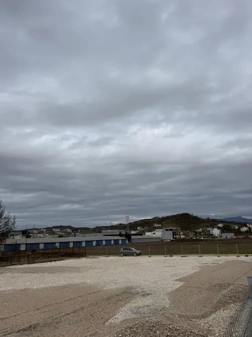 Truall për qira Autostrada TR-DR - Yrshek - Katundi i Ri (Periferia e Tiranës) 3