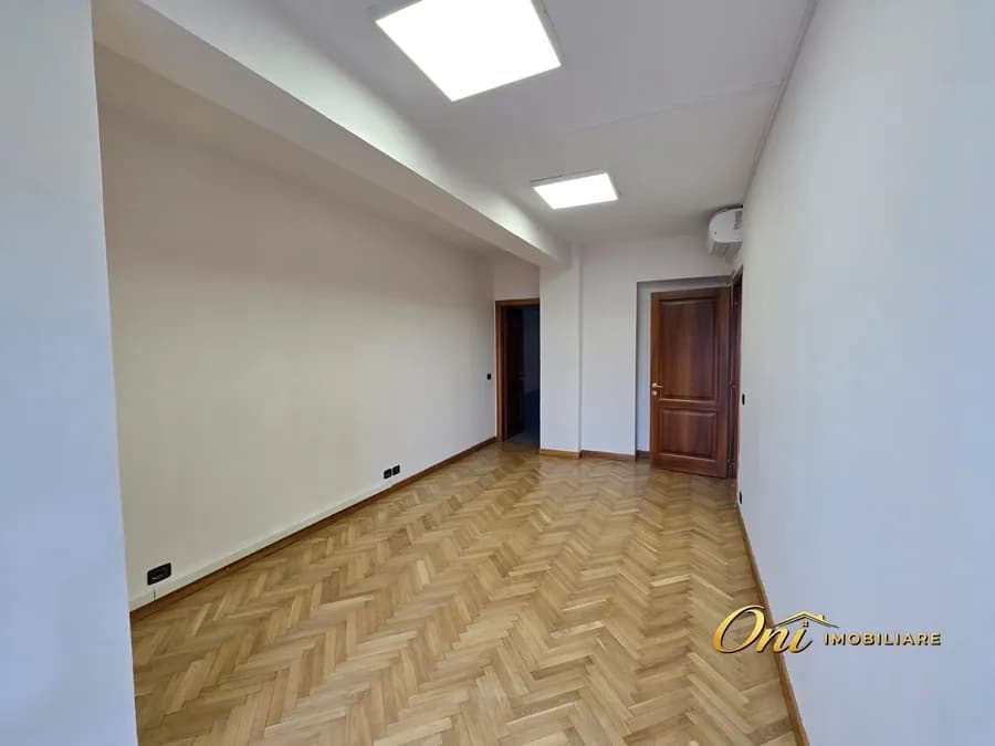 Office to rent Center (Tirana - city)