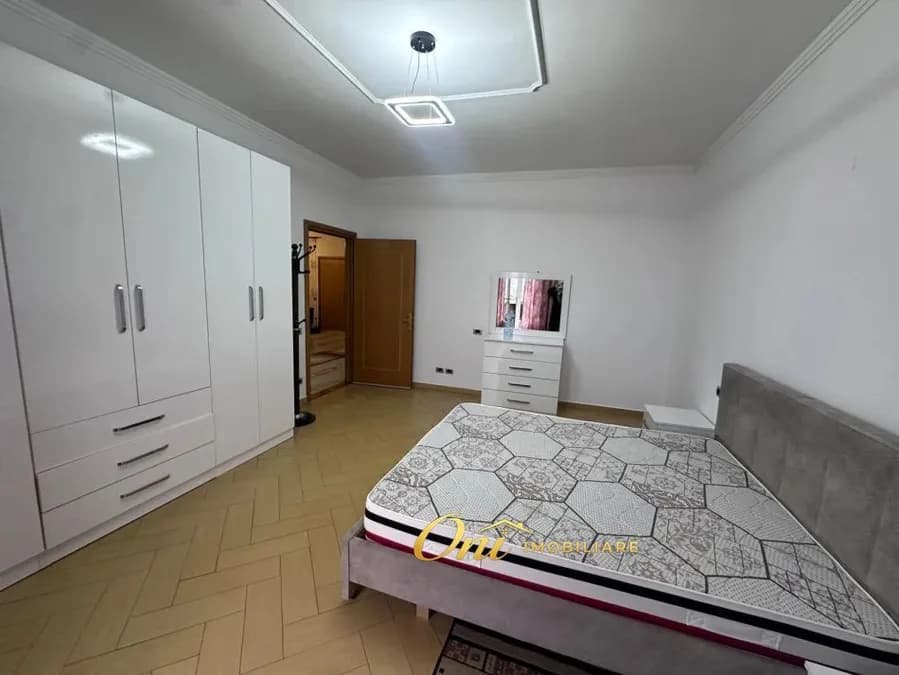 Apartment to rent Myslym Shyri Str. (Tirana - city) 2