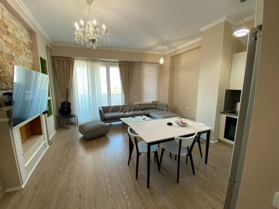 SHITET APARTAMENT 2+1, 21 DHJETORI