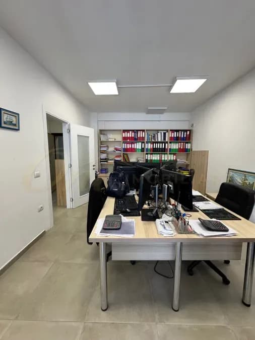 KOMUNA E PARISIT, AMBIENT ZYRE PER QERA