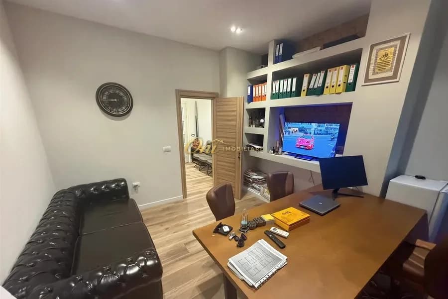 21 DHJETORI AMBIENT ZYRE PER QERA