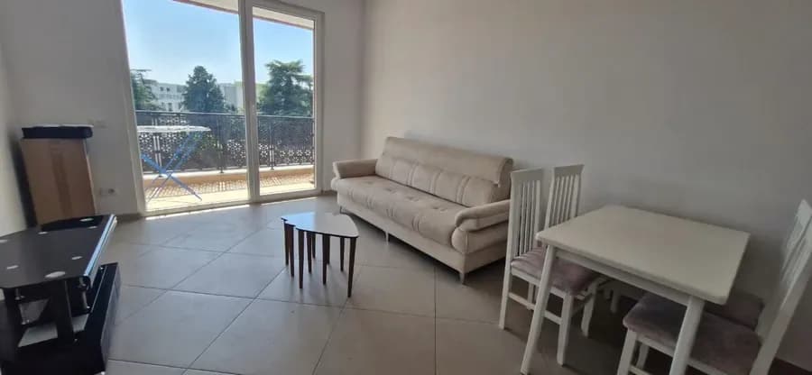 JEPET APARTAMENT ME QERA 1+1, RRUGA E DIBRES
