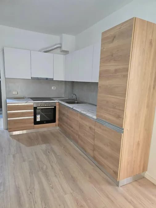 Apartment to rent 5 Maji Str. - Siri Kodra - Durresi Restaurant (Tirana - city) 4