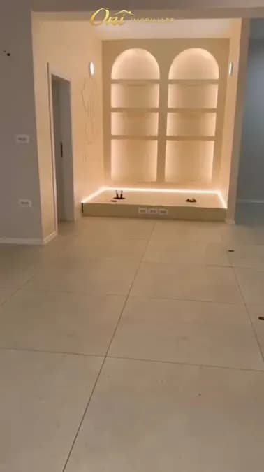 JEPET DYQAN ME QERA, PALATI ME SHIGJETA