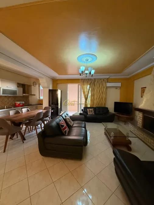 KOMUNA E PARISIT APARTAMENT PER QERA 3+1