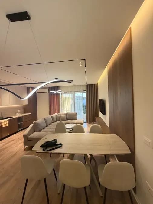 JEPET APARTAMENT ME QERA 3+1, BULEVARDI I RI