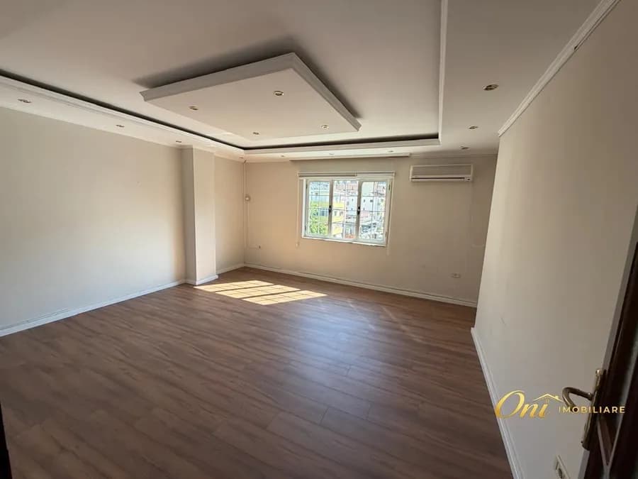 Office to rent Wilson Square (Tirana - city) 2