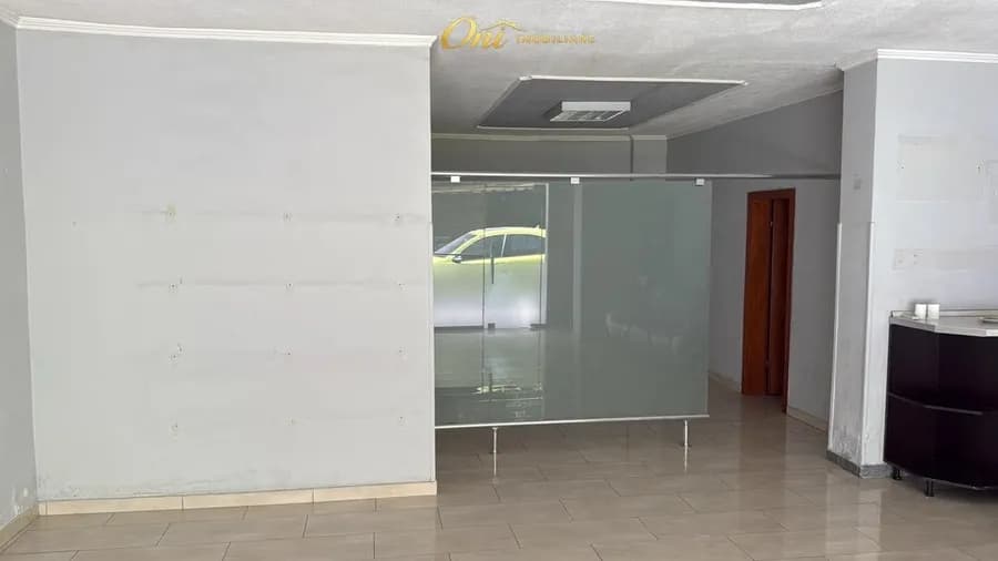 Store to rent Wilson Square (Tirana - city) 3