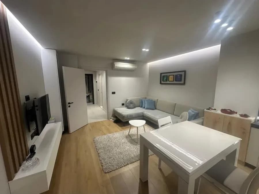 JEPET APARTAMENT ME QERA 1+1, STADIUMI DINAMO