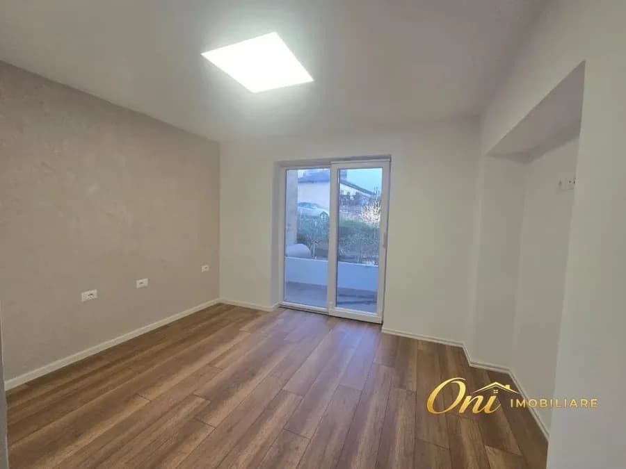 Office to rent Brryli - Xhamlliku (Tirana - city) 2