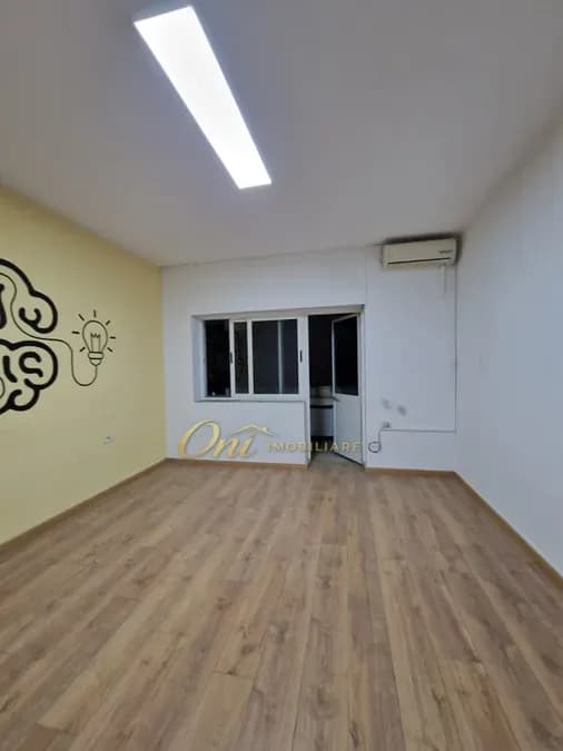BLLOK, AMBIENT ZYRE 120M2 PER QERA