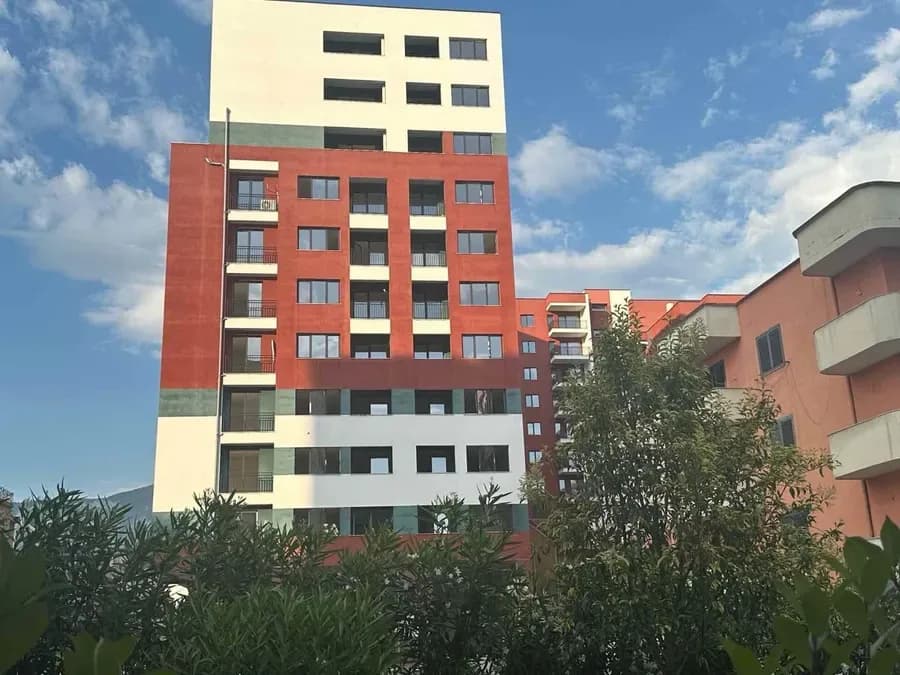 SHITET APARTAMENT 2+1, XHAMLLIK