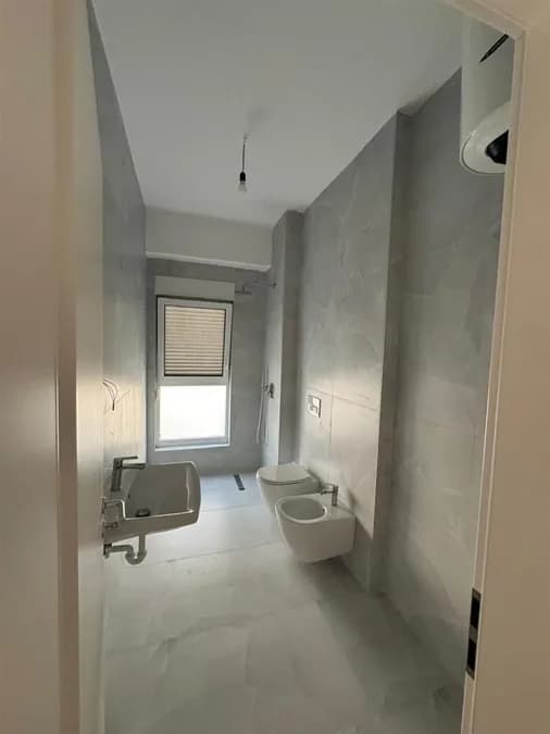 Office to rent Ali Demi (Tirana - city) 4