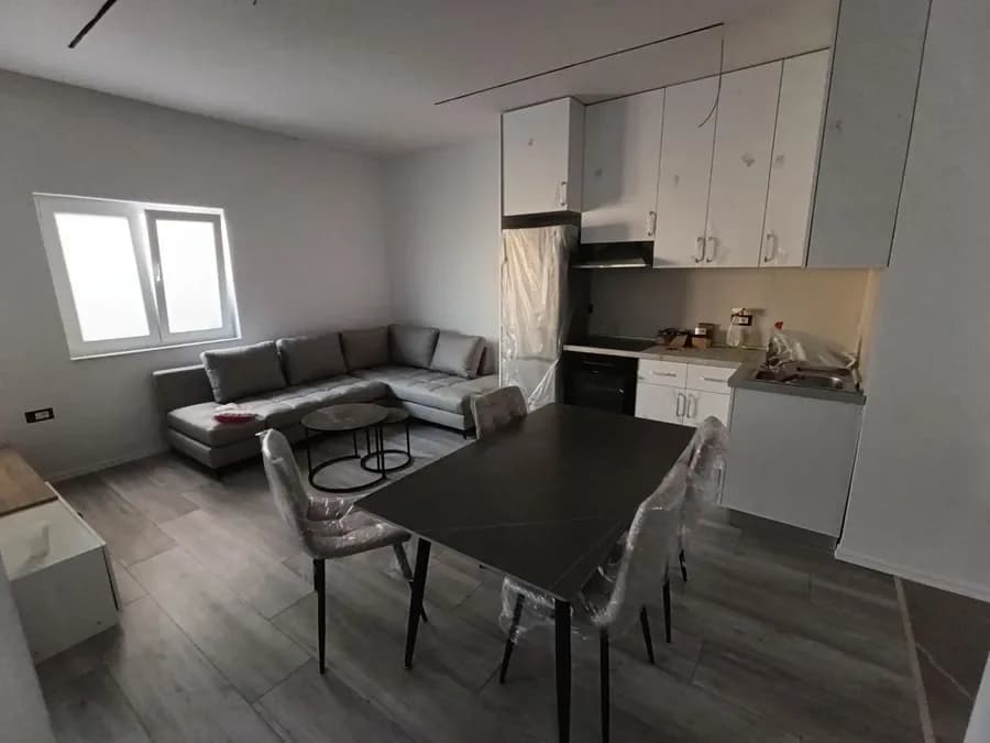 JEPET APARTAMENT ME QERA 2+1, KODRA E PRIFTIT