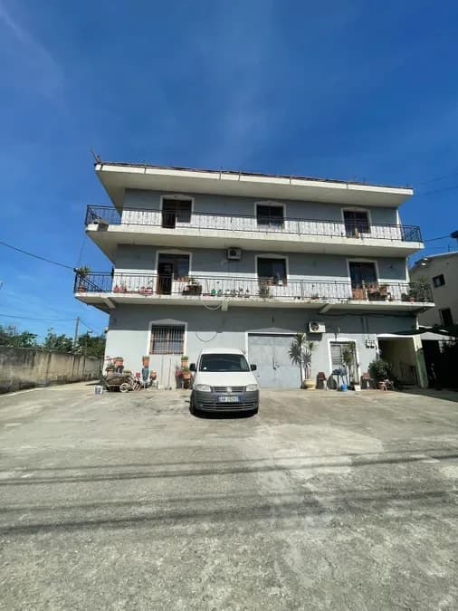 Magazinë për qira Rr. Dritan Hoxha (Tiranë - qyteti)