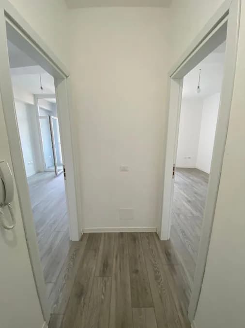 Office to rent Komuna e Parisit - Kristal Center (Tirana - city) 3