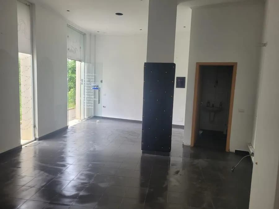 Store to rent Kavaja Str. - 21 Dhjetori (Tirana - city) 2