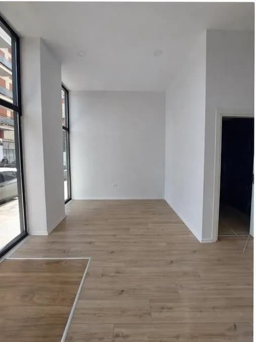 Store to rent Mine Peza - Fortuzi Str. (Tirana - city)
