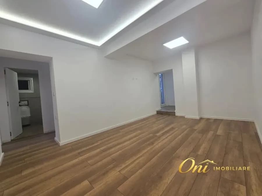 Office to rent Brryli - Xhamlliku (Tirana - city) 4
