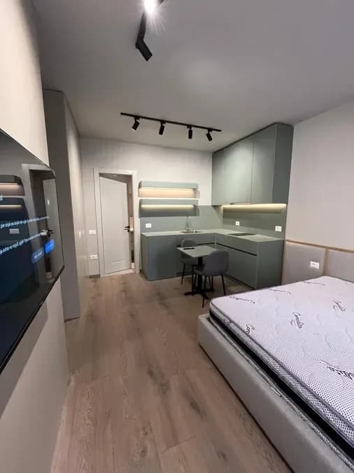 SHITEN 3 STUDIO PER AIRBNB, STACIONI I TRENIT