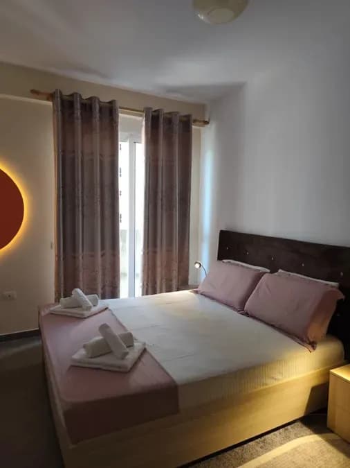 JEPET APARTAMENT ME QERA 1+1,ISH PARKU