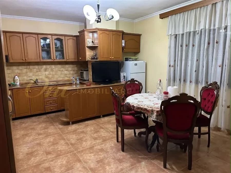 SHITET APARTAMENT 3+1+2, PALLATET AGIMI