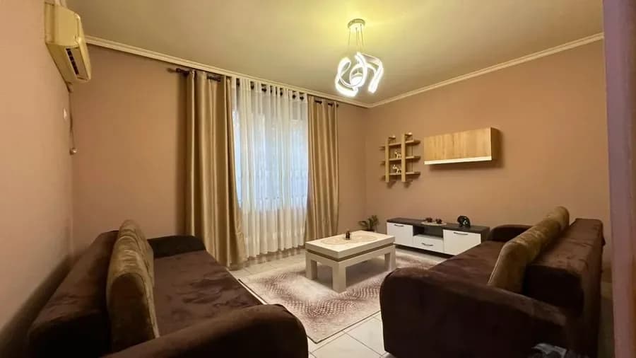 JEPET APARTAMENT ME QERA 1+1, RRUGA FERIT XHAJKO