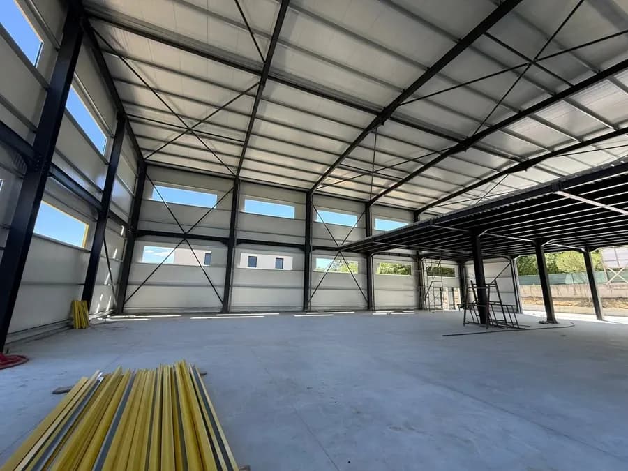 Magazinë për qira Yzberisht (Tiranë - qyteti)