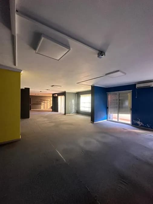 Office to rent Kavaja Str (Tirana - city) 3
