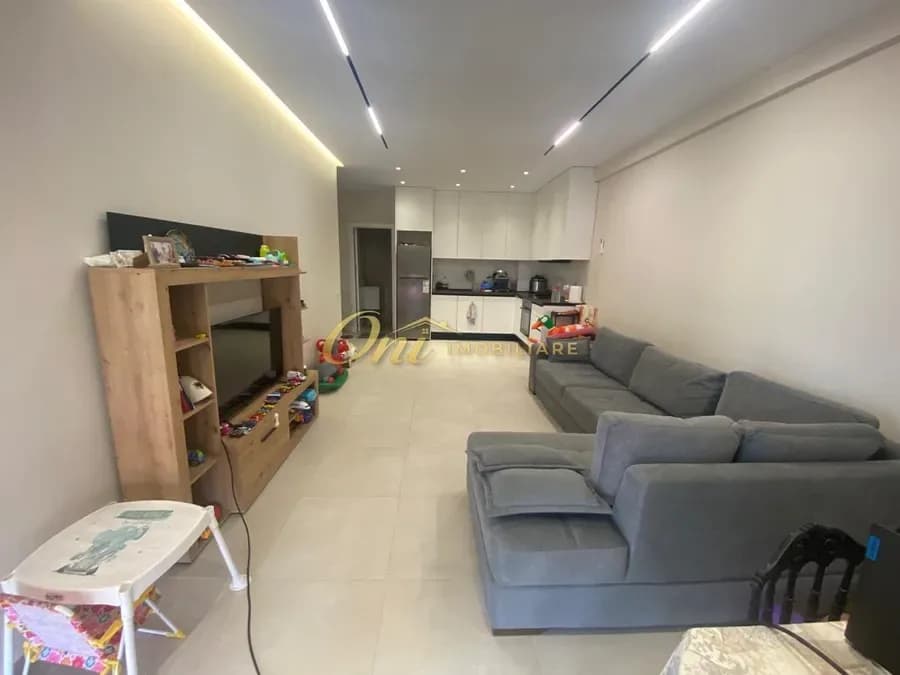 RRUGA 5 MAJI, APARTAMENT PER QERA 1+1