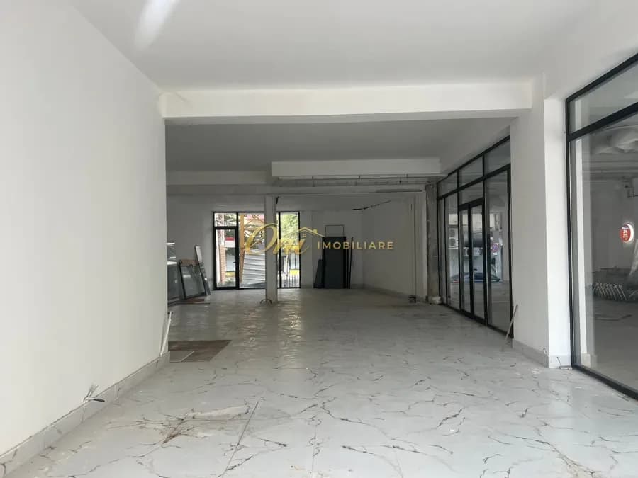 Zyrë për qira Rr. e Durresit - Rr. Bogdanëve (Tiranë - qyteti)